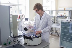 Российские исследователи из МФТИ разработали высокочувствительный сенсор, позволяющий диагностировать рак на ранних стадиях